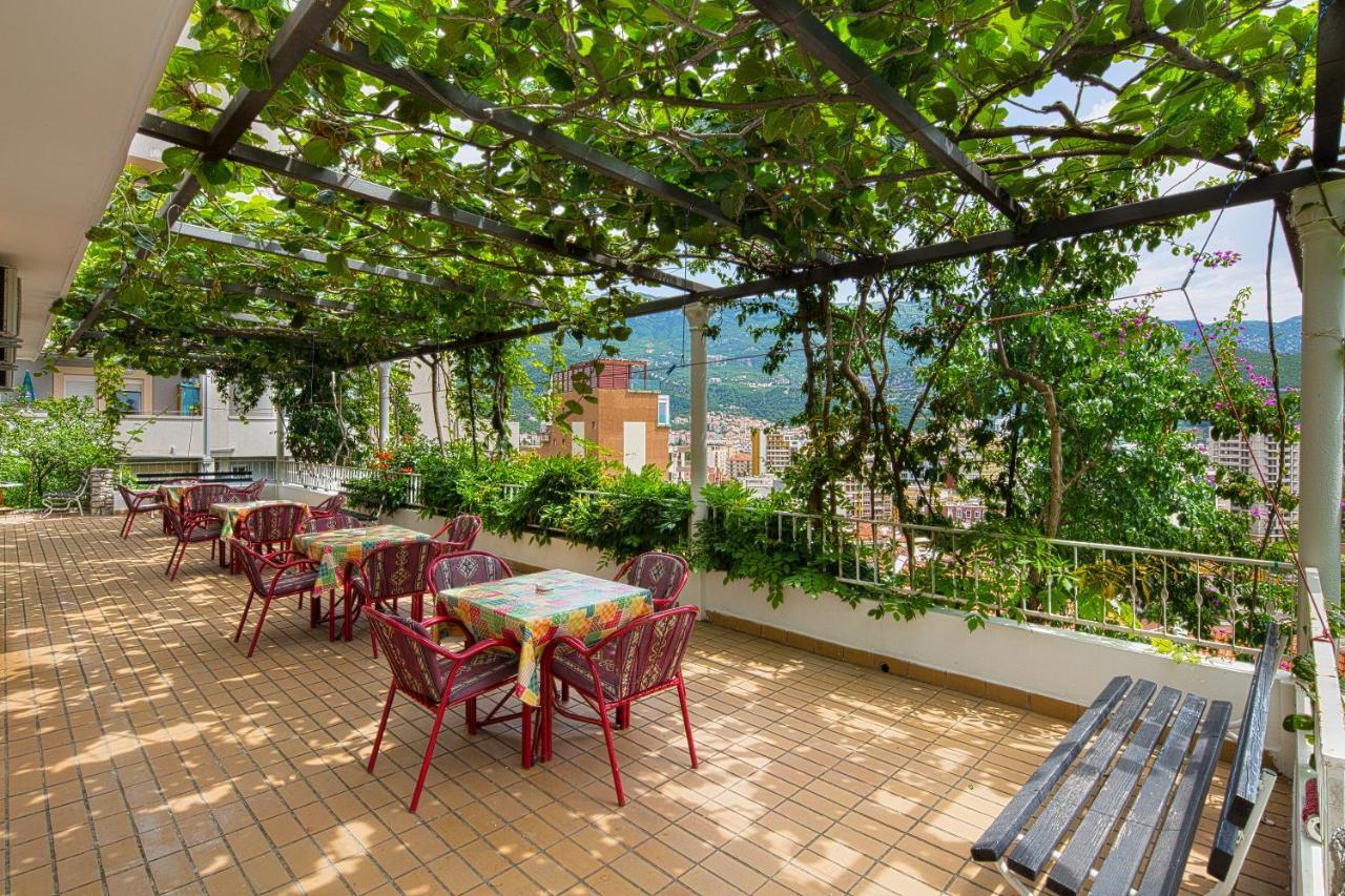 Guest House Madra Budva Buitenkant foto