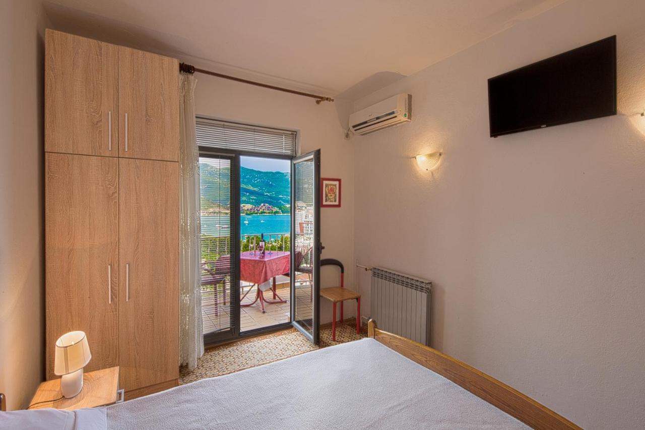 Guest House Madra Budva Buitenkant foto