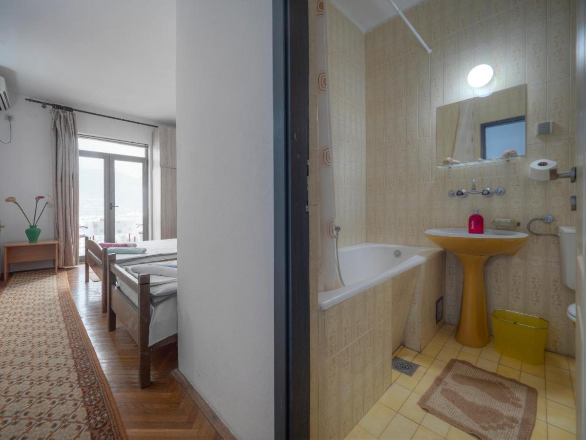 Guest House Madra Budva Buitenkant foto